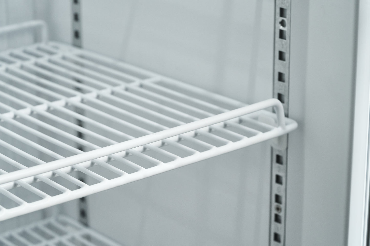 VITRINA REFRIGERADA SWAN 350 LITROS | SW-SC 350 GW