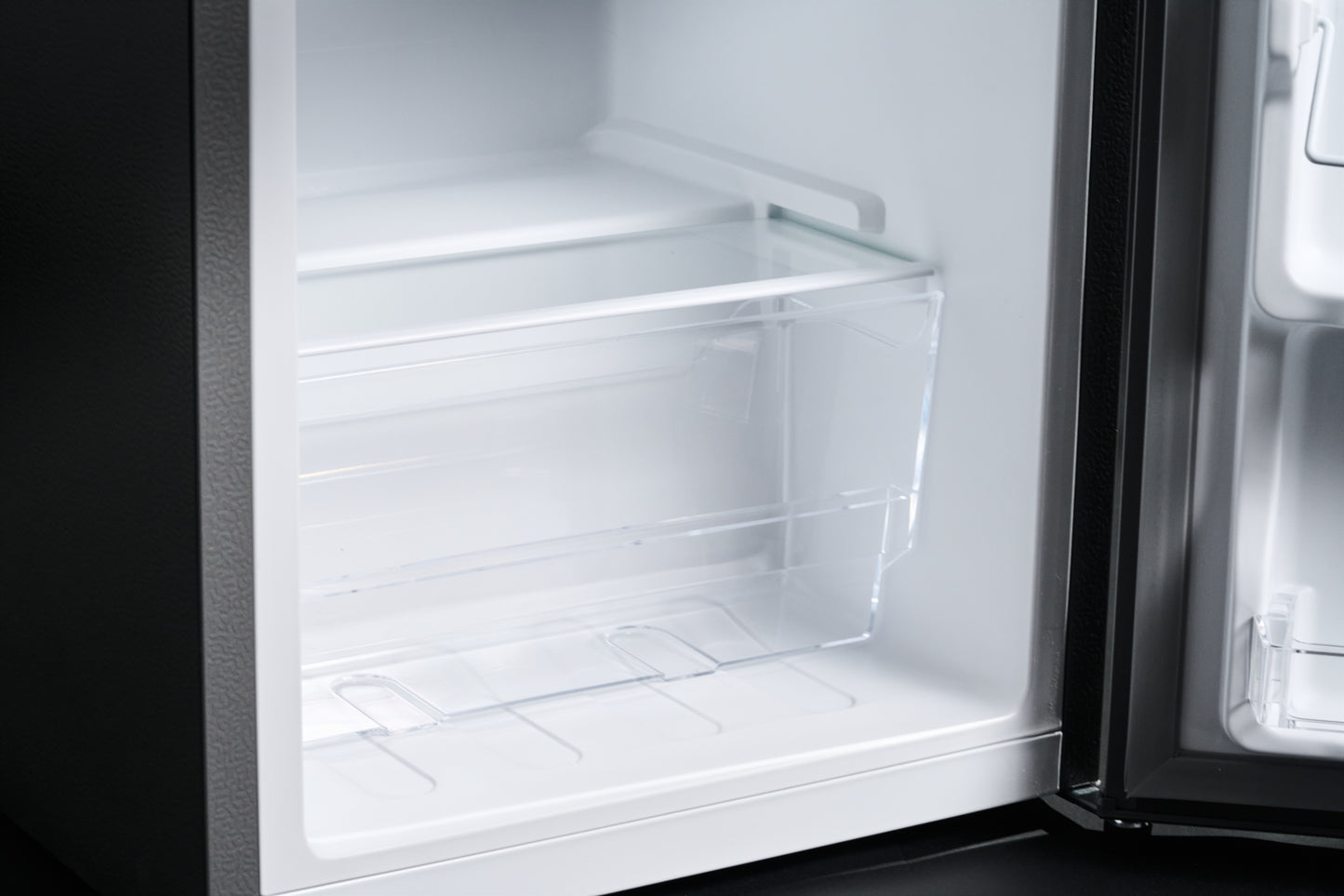 NEV. MINIBAR SWAN SRS-120DT - 83L