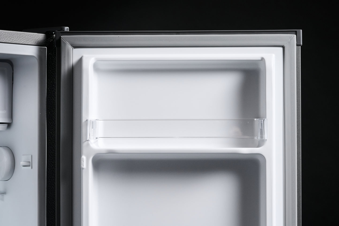 NEV. MINIBAR SWAN SRS-120DT - 83L