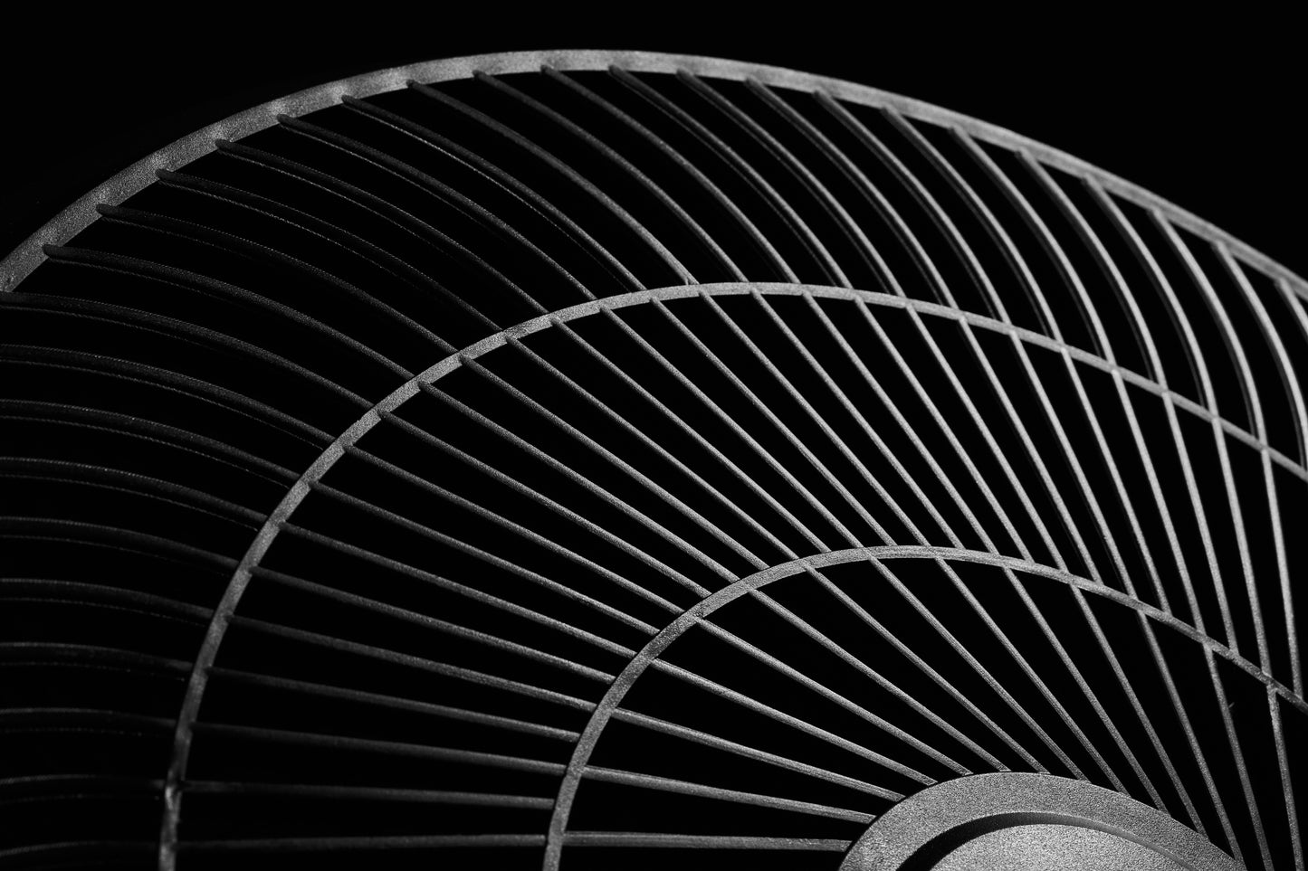VENTILADOR SWAN 18P MESA NEGRO