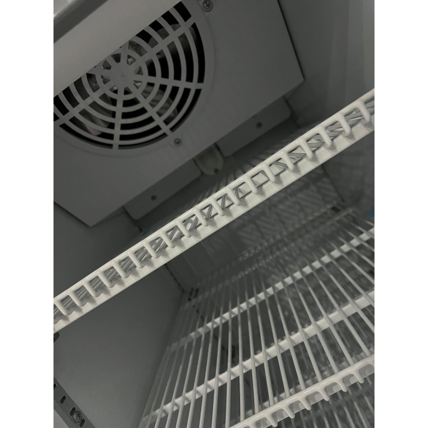 CONGELADOR VERTICAL SWAN 160 LITROS PUERTA DE VIDRIO | SW-159